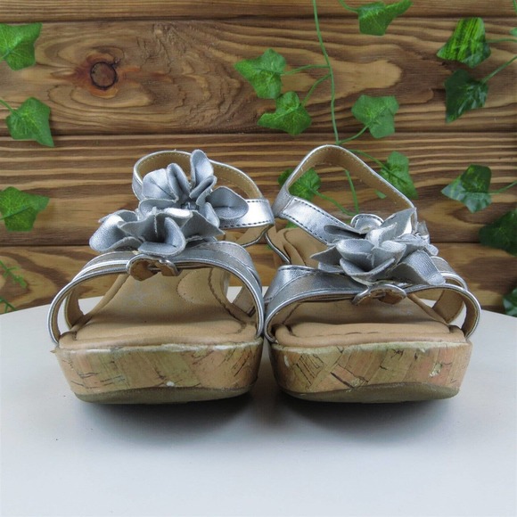 Born Concept Sz 2 Shoes‎ Girls Youth Gladiator Silver Synthetic Hook & Loop - Picture 2 of 10